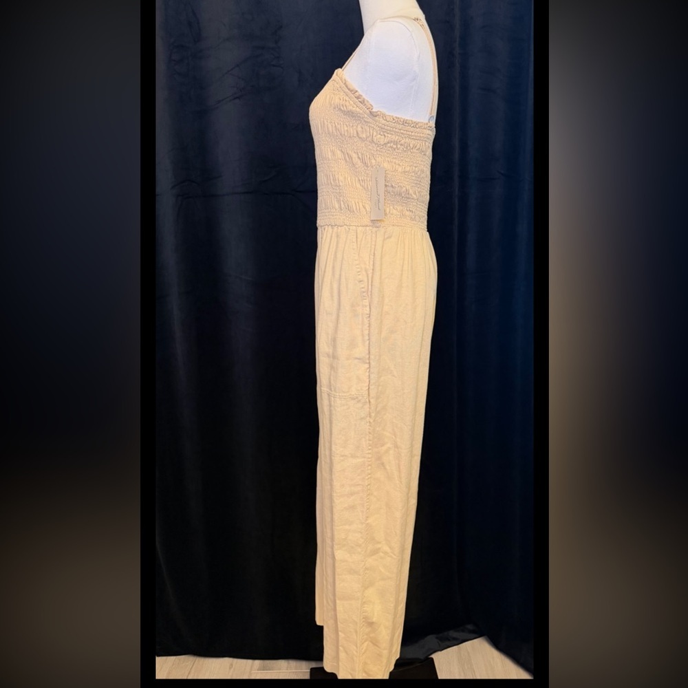 NWT - Universal Threads Jumpsuit Beige Tan Smocked Linen. Size S - Picture 2 of 7